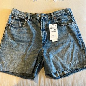 Zara Mid Rise Loose denim shorts